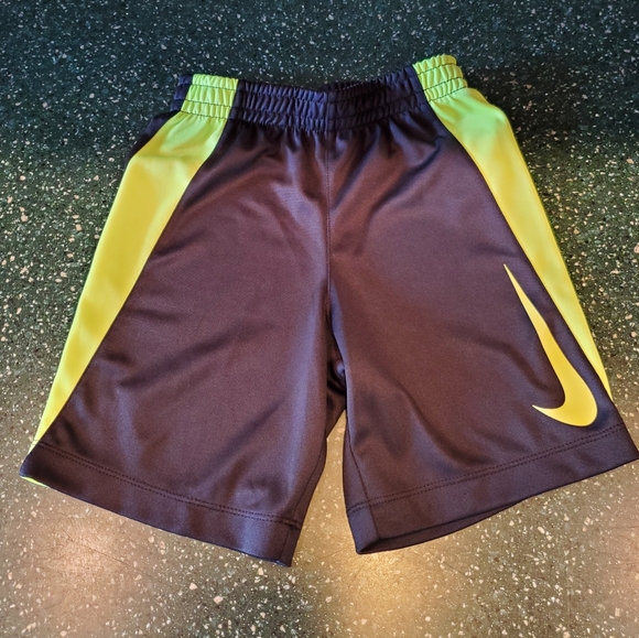 little boys nike shorts